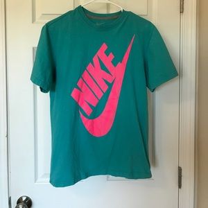 Nike tee